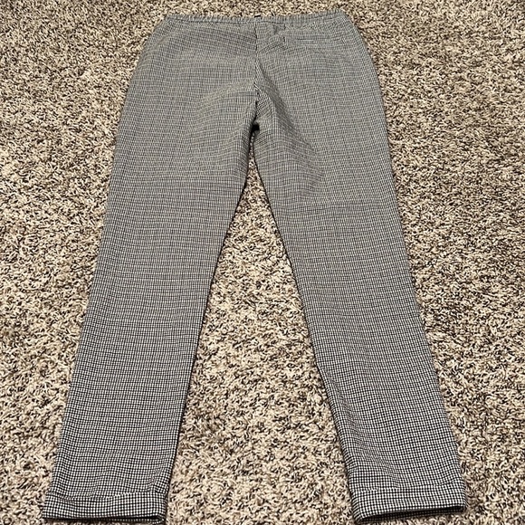 Checkers, pants look like dressy jogger - Picture 4 of 5